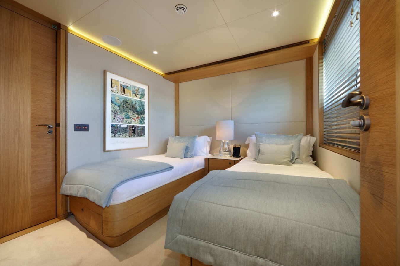 SOLIS twin cabin