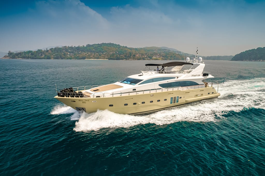 Bilgin 100 cruising