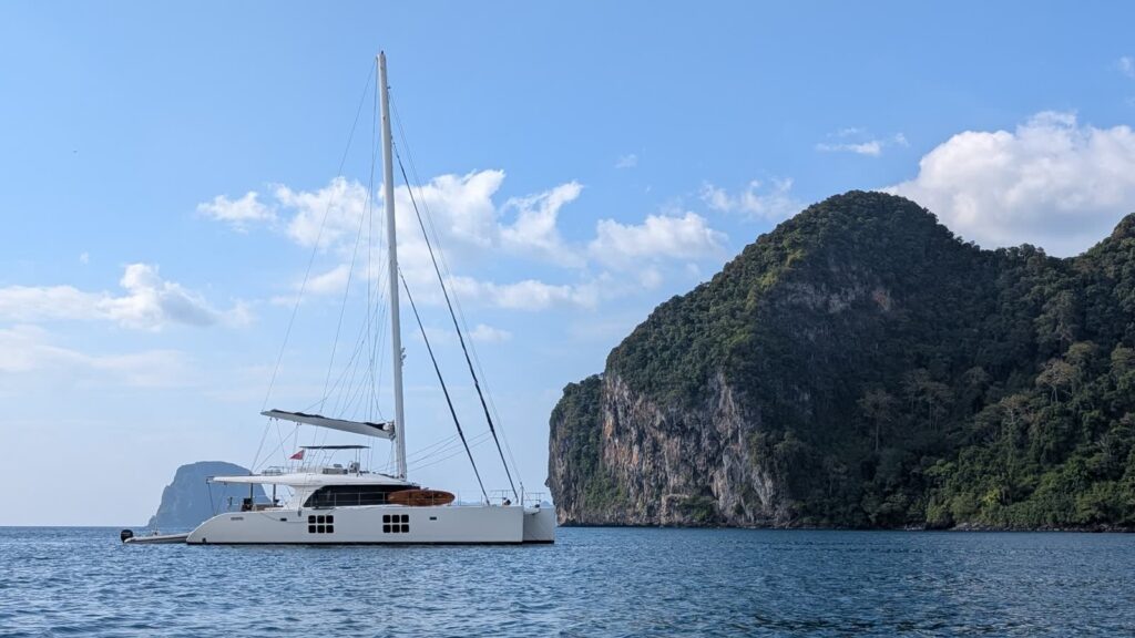 2012 SUNREEF 60 LOFT - SY OCEAN ESCAPE